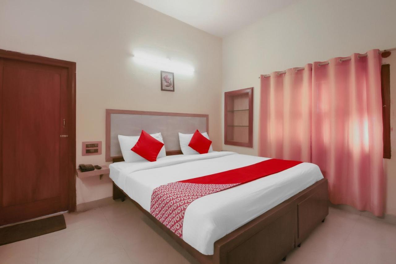 Kaveri Hotel Bed & Breakfast ไมซอร์ ภายนอก รูปภาพ