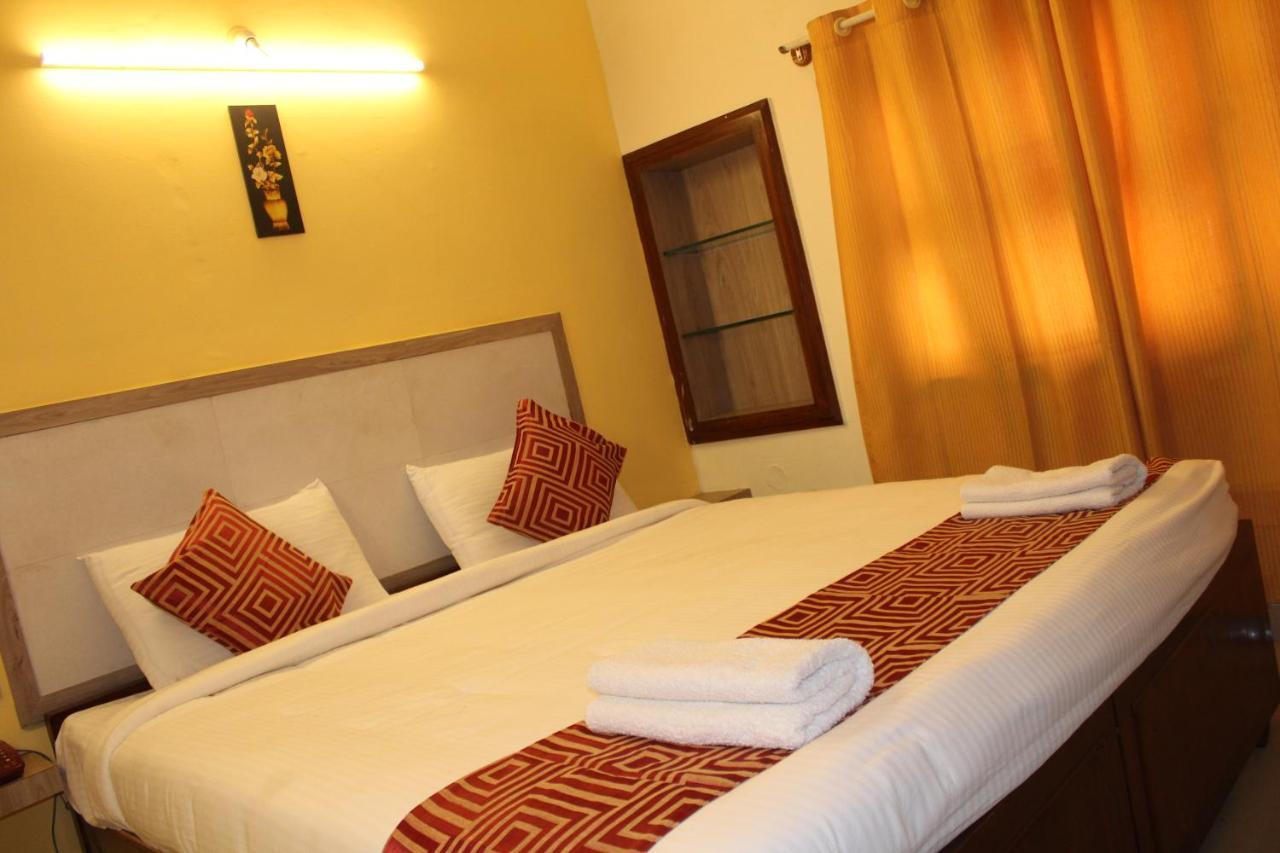 Kaveri Hotel Bed & Breakfast ไมซอร์ ภายนอก รูปภาพ