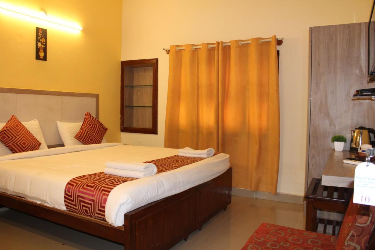 Kaveri Hotel Bed & Breakfast ไมซอร์ ภายนอก รูปภาพ