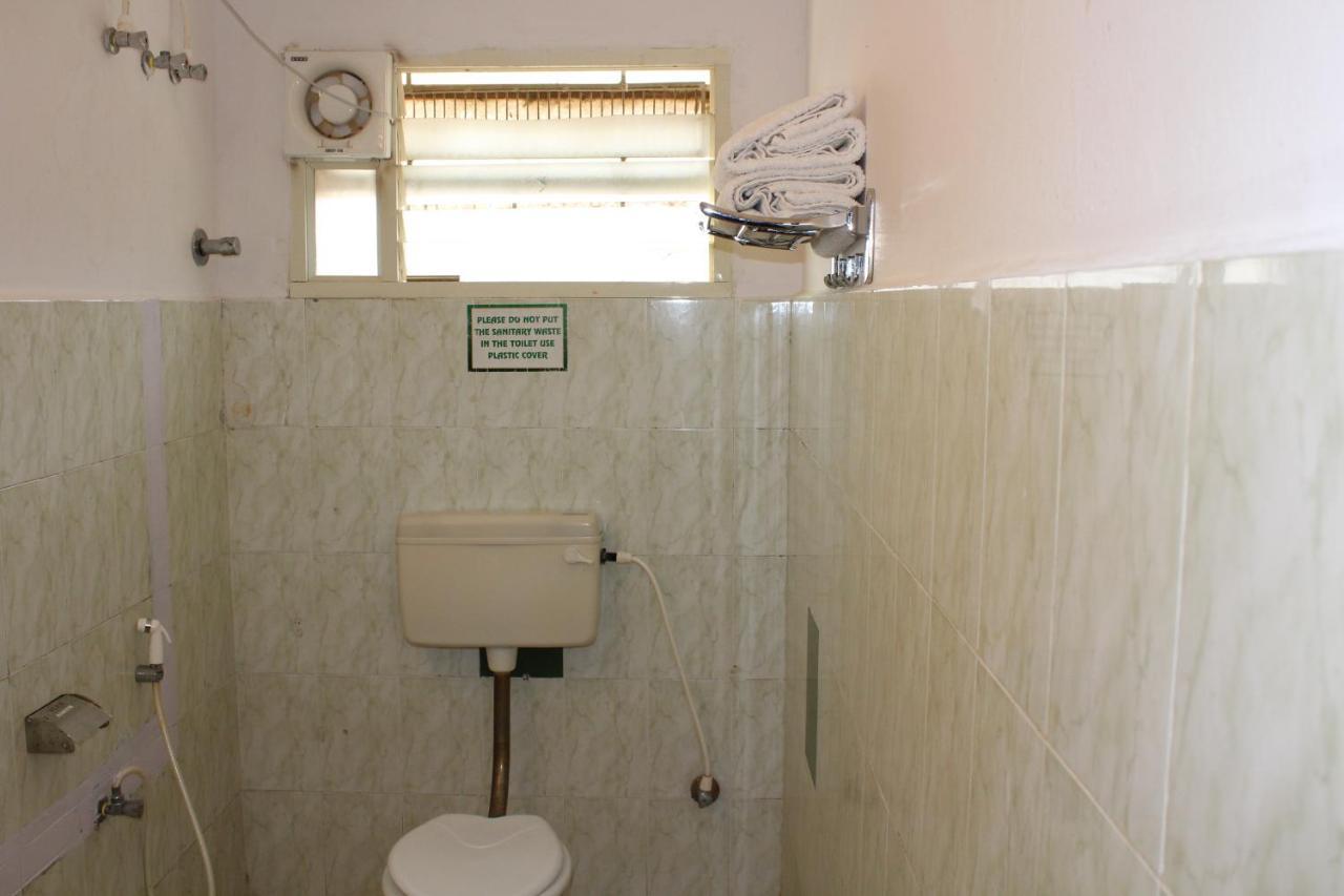 Kaveri Hotel Bed & Breakfast ไมซอร์ ภายนอก รูปภาพ
