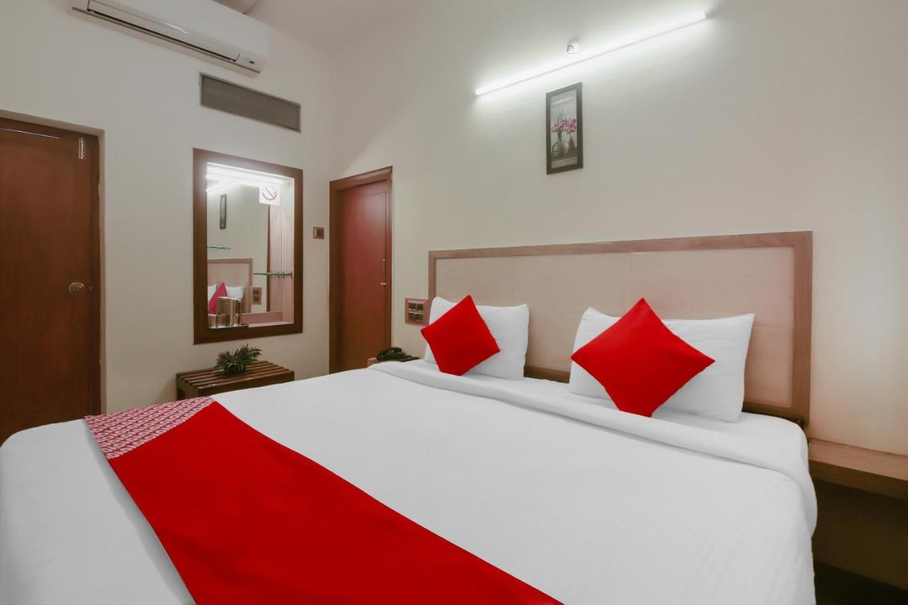 Kaveri Hotel Bed & Breakfast ไมซอร์ ภายนอก รูปภาพ