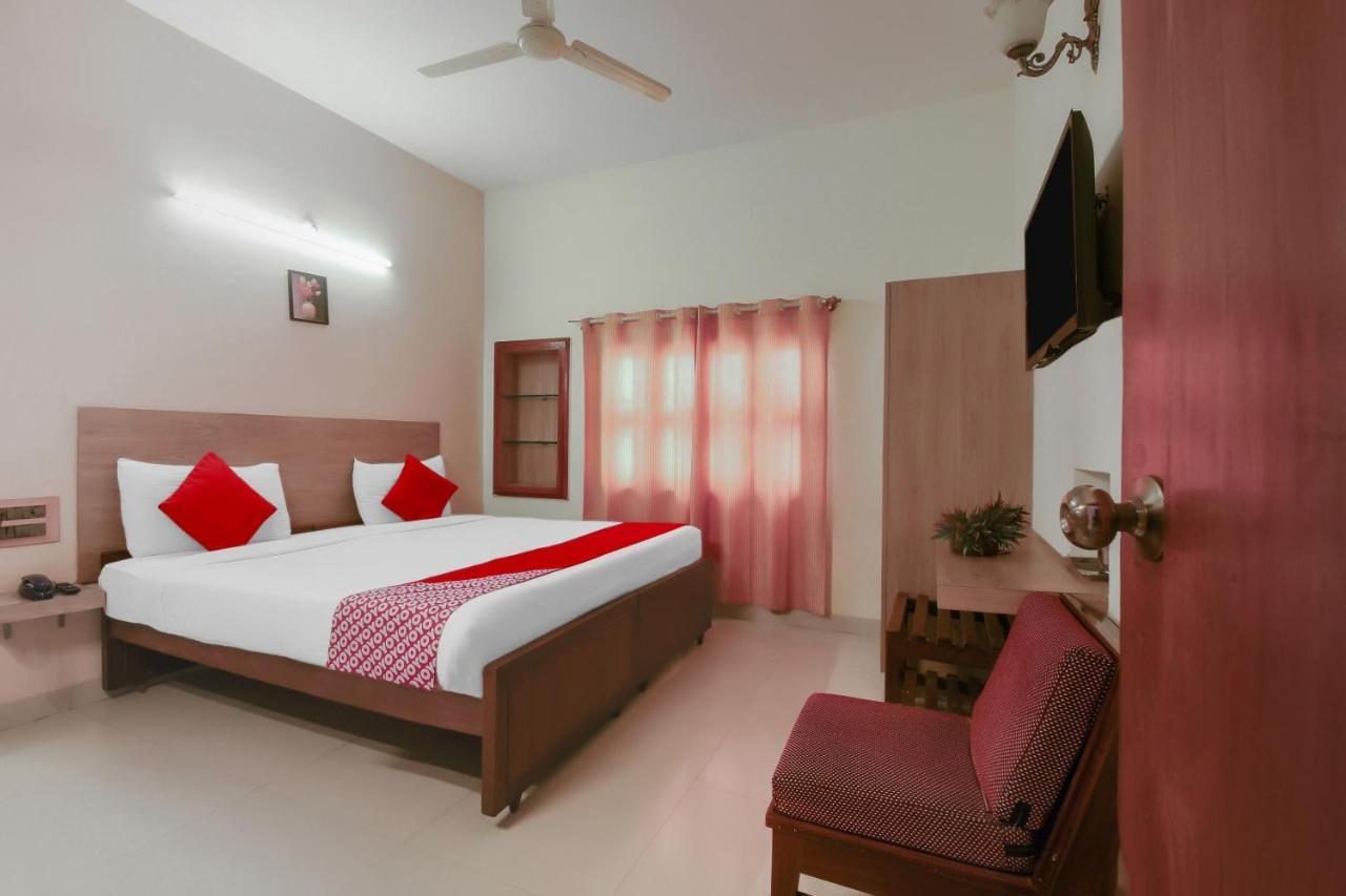 Kaveri Hotel Bed & Breakfast ไมซอร์ ภายนอก รูปภาพ