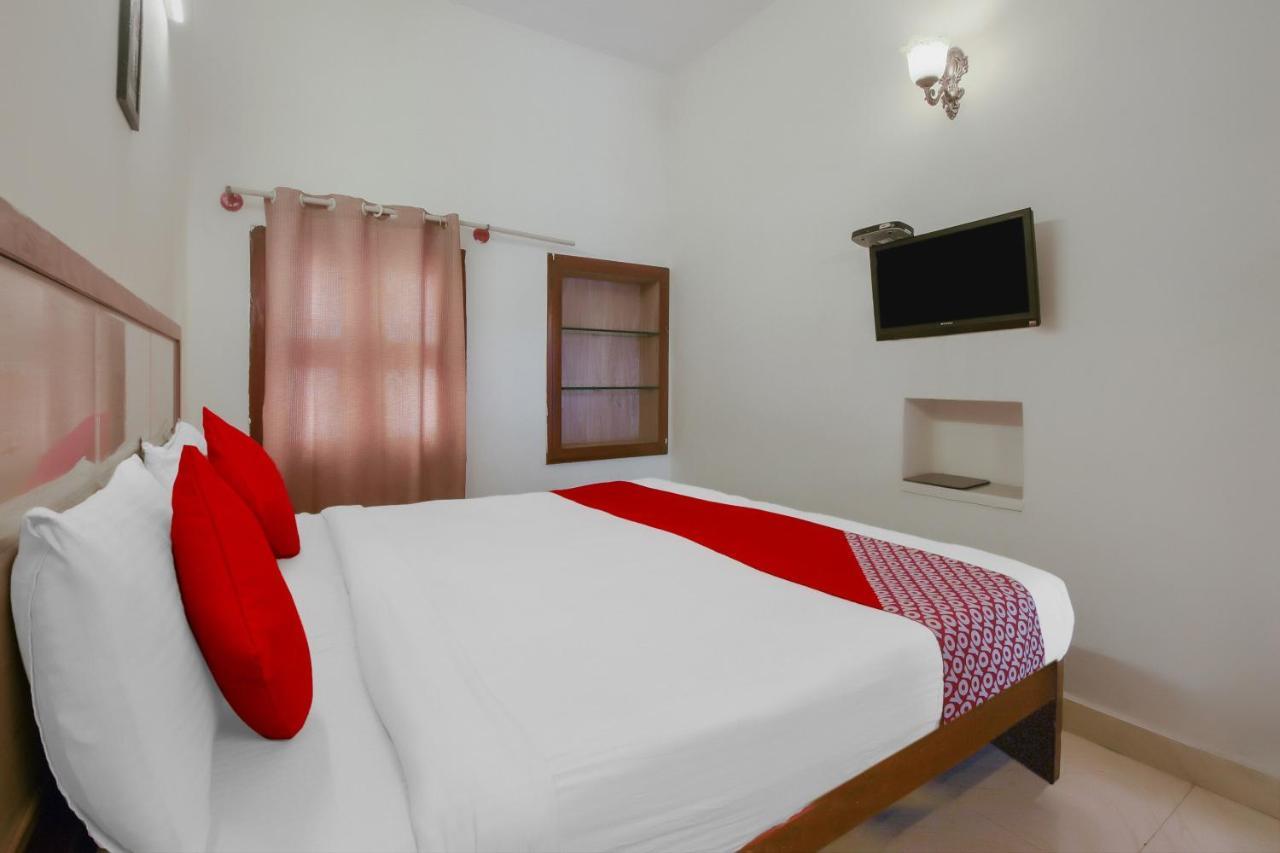 Kaveri Hotel Bed & Breakfast ไมซอร์ ภายนอก รูปภาพ