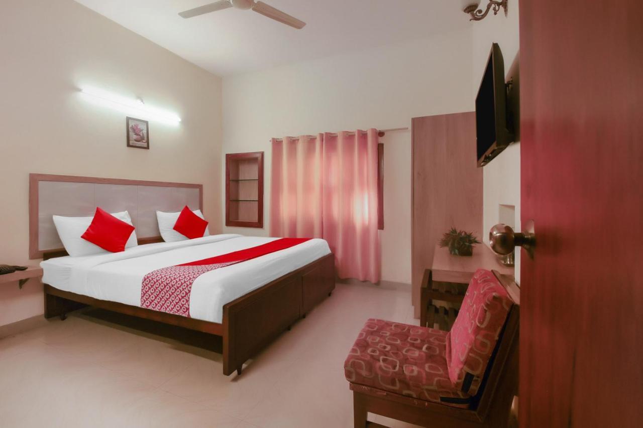 Kaveri Hotel Bed & Breakfast ไมซอร์ ภายนอก รูปภาพ