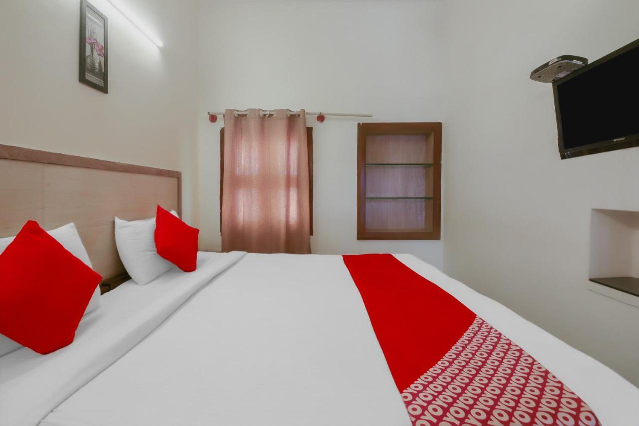 Kaveri Hotel Bed & Breakfast ไมซอร์ ภายนอก รูปภาพ